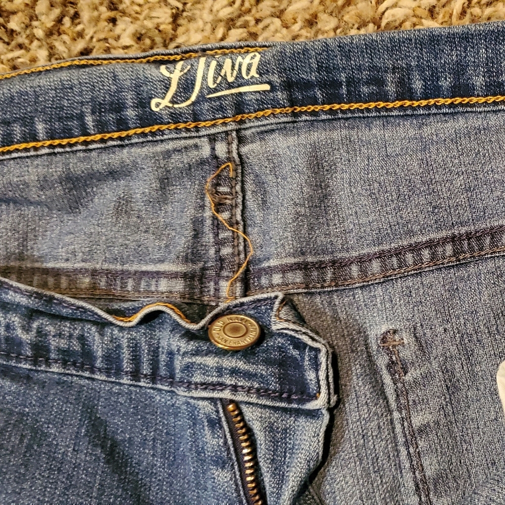 Stretch fit blue jeans